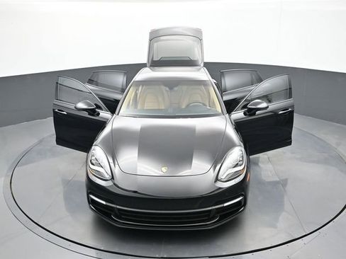 Certified 2020 Porsche Panamera image 32