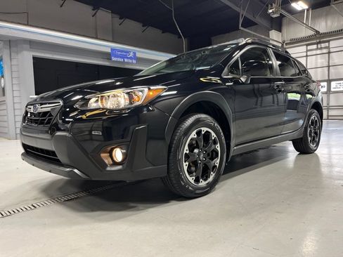 Used 2023 Subaru Crosstrek 2.0i Premium AWD/4WD image 3
