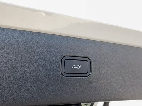 Used 2025 Volvo EX30 Ultra w/ Protection Package Premier image 26