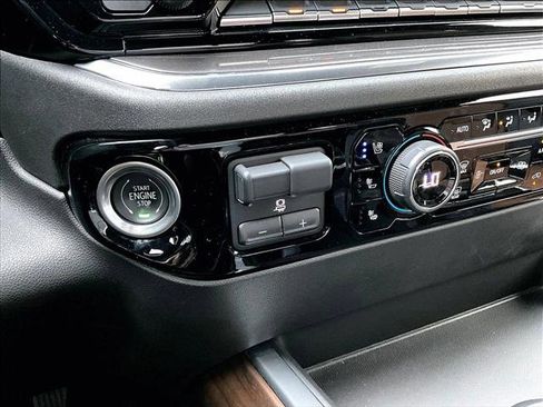 Certified 2023 Chevrolet Silverado 1500 High Country w/ Technology Package image 24