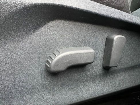 Used 2023 Subaru Ascent Premium w/ Convenience Package image 18