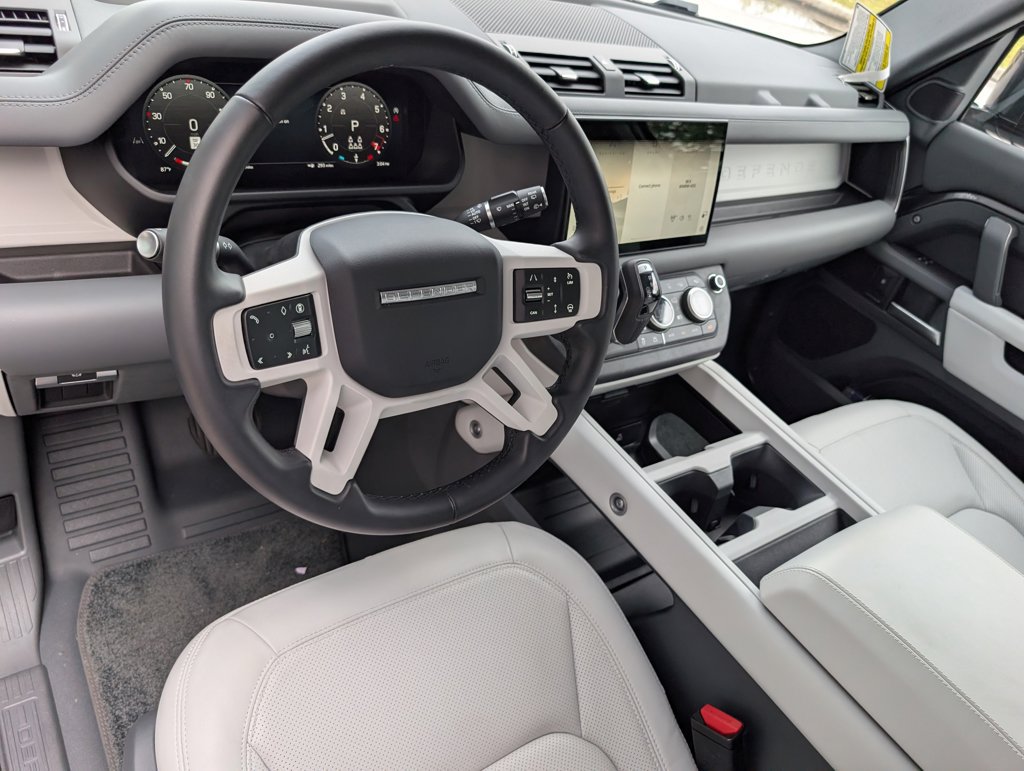 Used 2025 Land Rover Defender 130 S AWD/4WD image 4