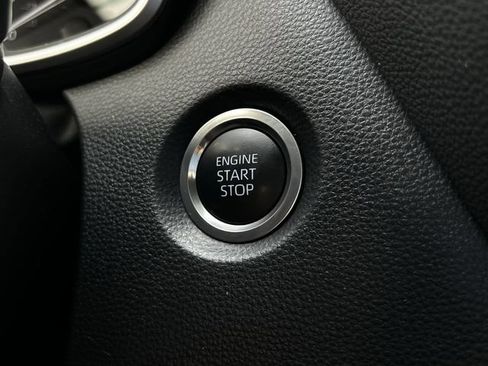 Used 2025 Toyota Corolla SE FWD image 25