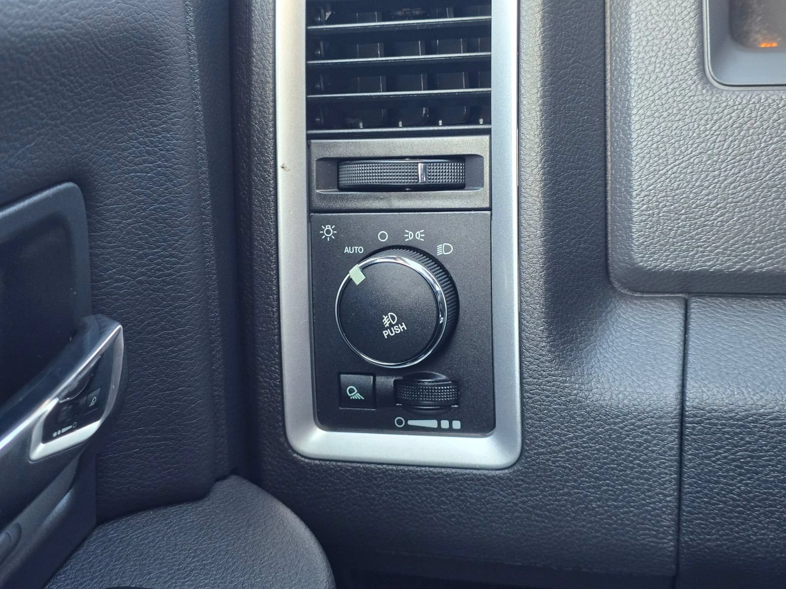 Used 2012 RAM 1500 Sport AWD/4WD image 28