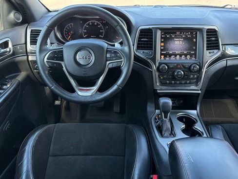 Used 2017 Jeep Grand Cherokee Trailhawk AWD/4WD image 10