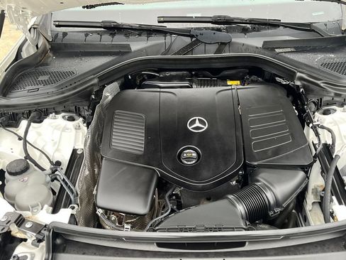 Used 2024 Mercedes-Benz GLC 300 4MATIC image 18