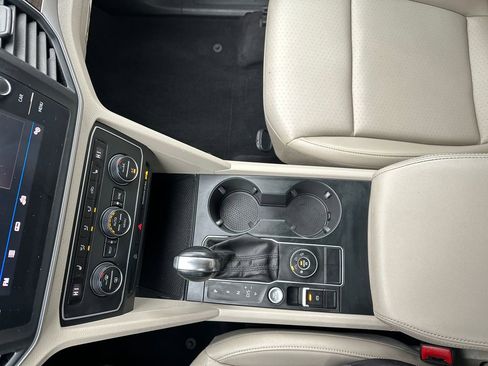 Used 2019 Volkswagen Atlas SE w/ Panoramic Sunroof Package image 13