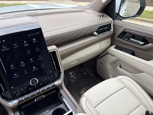 Used 2026 GMC Yukon XL Denali w/ Denali Reserve Package image 28