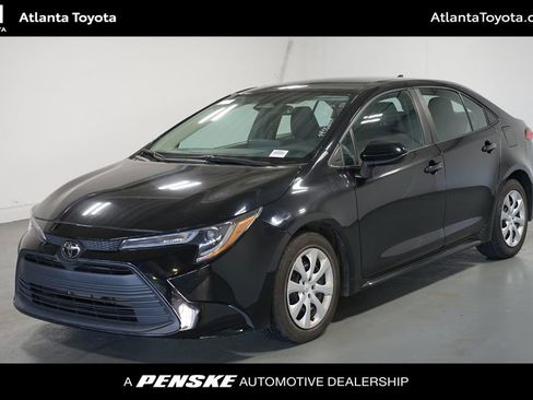 Used 2023 Toyota Corolla LE image 1