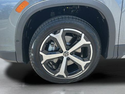 New 2026 Volkswagen Tiguan SE image 10