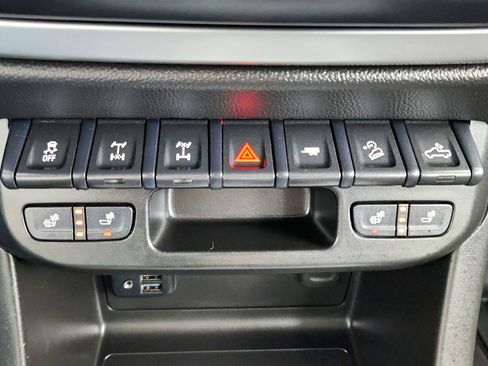 Used 2021 Chevrolet Colorado ZR2 AWD/4WD image 38