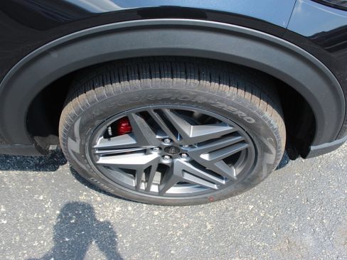New 2026 Ford Explorer ST-Line w/ ST-Line Street Pack AWD/4WD image 11
