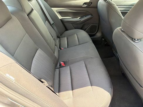 Used 2025 Nissan Altima 2.5 SV FWD image 15