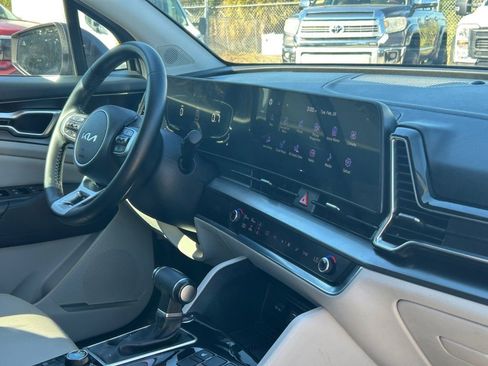 Used 2024 Kia Sportage EX FWD image 25