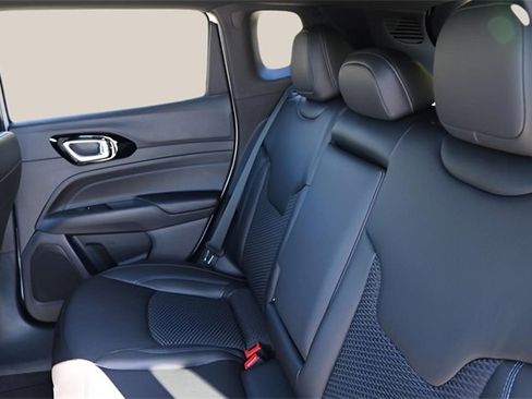 New 2026 Jeep Compass Latitude image 15