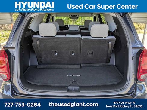 Certified 2025 Hyundai Palisade SE FWD image 12