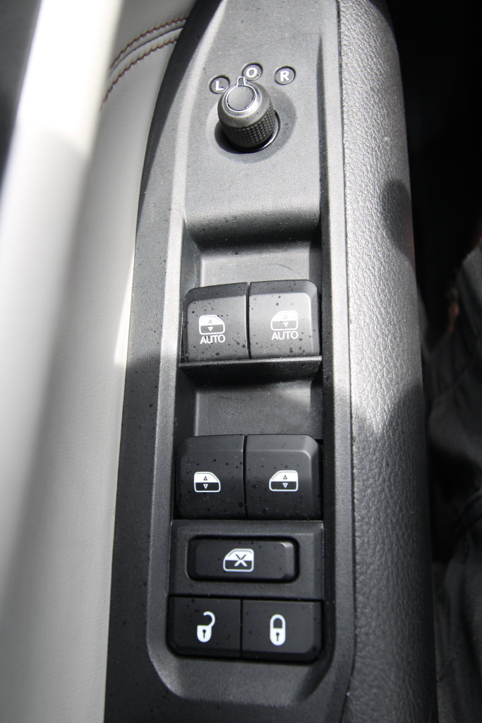 Used 2025 Jeep Compass Limited AWD/4WD image 23