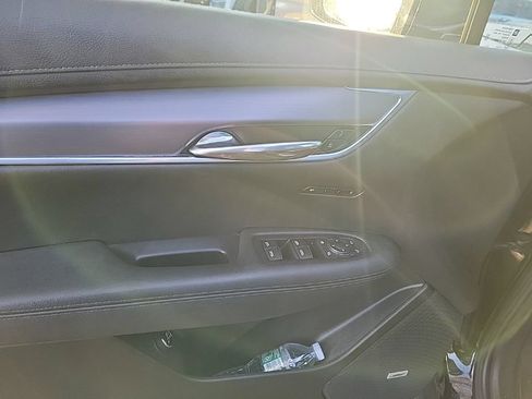 Used 2024 Cadillac XT6 Luxury AWD/4WD image 8