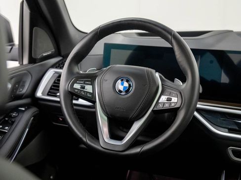 Used 2025 BMW X5 xDrive50e w/ Executive Package image 11