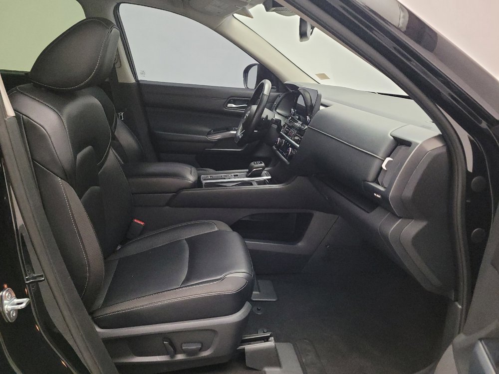Used 2022 Nissan Pathfinder SL w/ SL Black Package FWD image 21