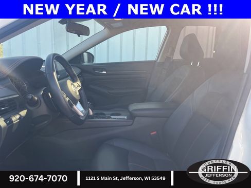 Used 2020 Nissan Altima 2.5 SR w/ Premium Package image 7