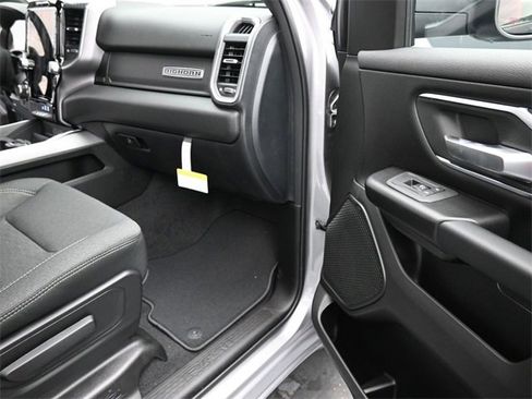 New 2026 RAM 1500 4x4 Crew Cab image 23