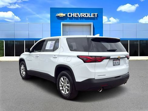 Used 2023 Chevrolet Traverse LS FWD image 5