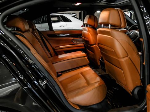 Used 2014 BMW 750i RWD image 39