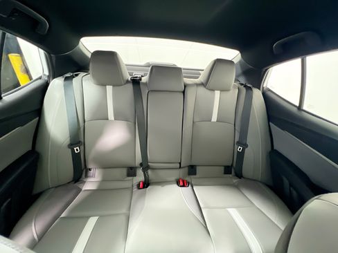 Used 2025 Toyota Camry SE w/ Convenience Package FWD image 33