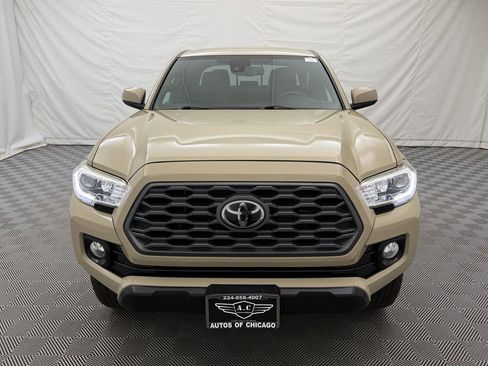 Used 2020 Toyota Tacoma TRD Off-Road AWD/4WD image 3
