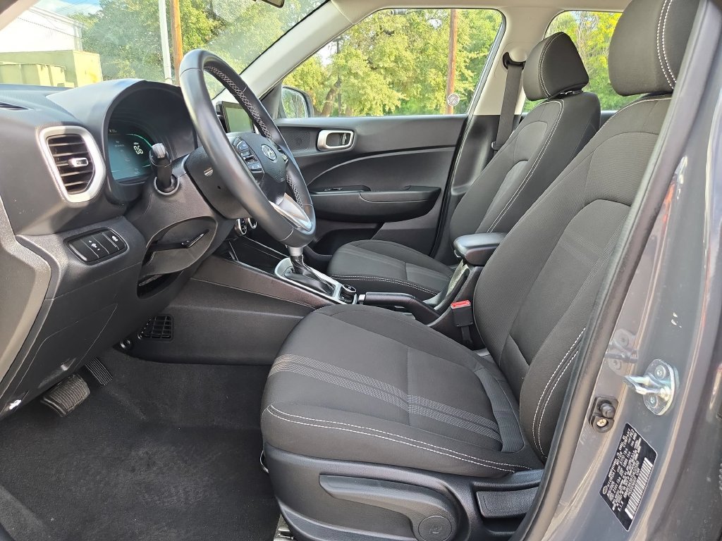 Used 2026 Hyundai Venue SEL FWD image 25