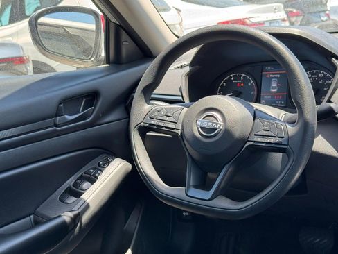 Used 2023 Nissan Altima 2.5 S FWD image 14