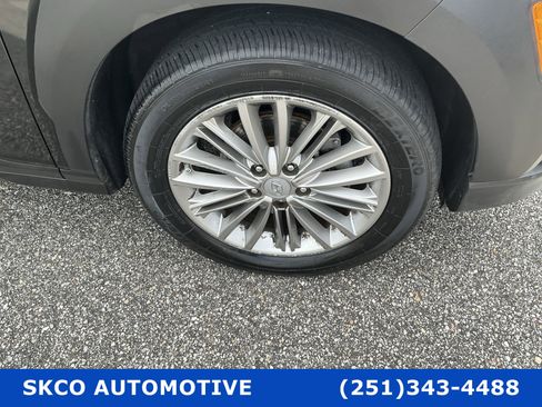 Used 2021 Hyundai Kona SEL w/ Cargo Package FWD image 9