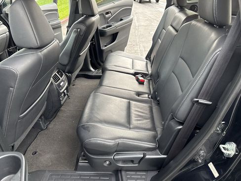 Used 2016 Honda Pilot Touring image 36