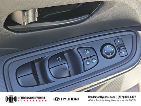 Used 2025 Nissan Versa S w/ Trunk Package FWD image 17