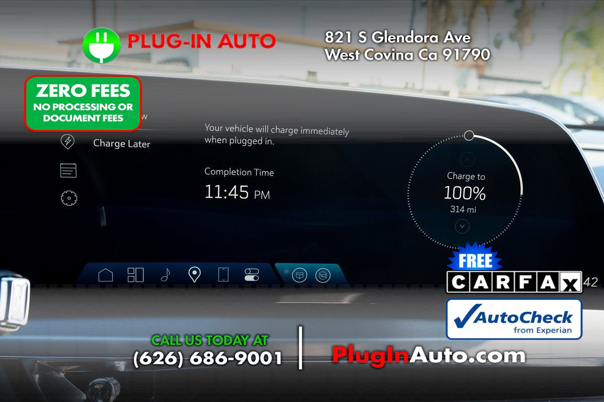 Used 2024 Cadillac Lyriq Luxury w/ LPO, Floor Liner Package RWD image 32
