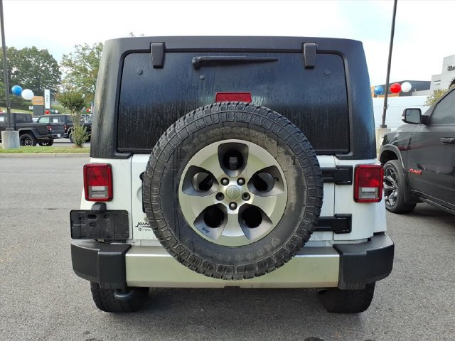 Used 2017 Jeep Wrangler Unlimited Sahara w/ Connectivity Group AWD/4WD image 8