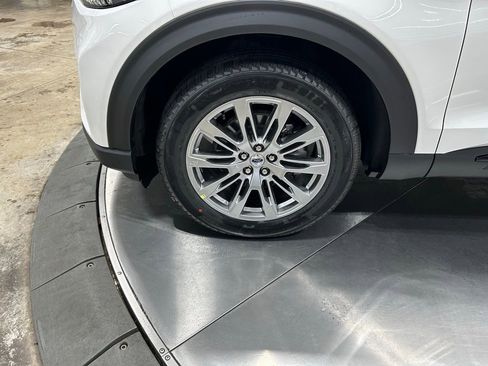 New 2026 Ford Explorer Active w/ Active Comfort Package image 33