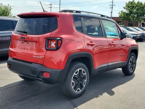 Used 2015 Jeep Renegade Trailhawk AWD/4WD image 3
