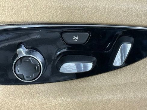 Used 2018 Cadillac Escalade Platinum AWD/4WD image 24