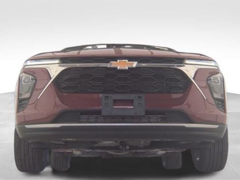 Used 2025 Chevrolet Trax LT w/ LT Convenience Package image 6