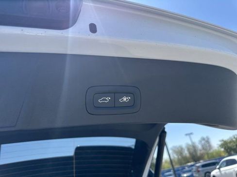 New 2025 Volvo XC40 B5 Core w/ Climate Package AWD/4WD image 8