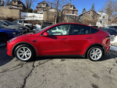 Used 2021 Tesla Model Y Long Range image 6