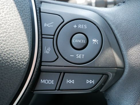 Used 2021 Toyota RAV4 XLE Premium AWD/4WD image 30
