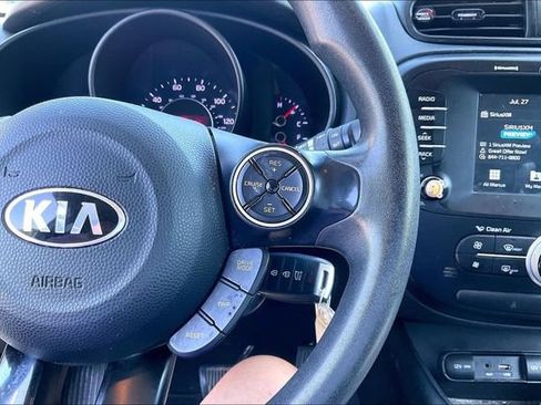 Used 2019 Kia Soul + FWD image 11