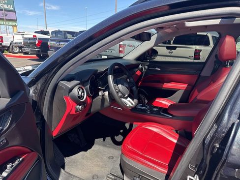 Used 2020 Alfa Romeo Stelvio w/ Nero Edizione image 19