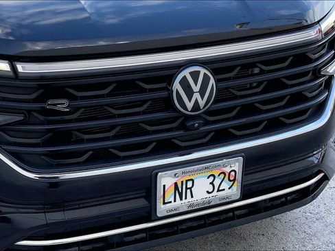 Used 2024 Volkswagen Atlas SEL Premium R-Line AWD/4WD image 33