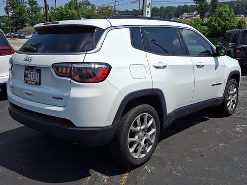 Used 2024 Jeep Compass Latitude AWD/4WD image 6