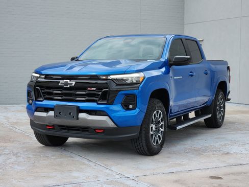 Used 2023 Chevrolet Colorado Z71 w/ Z71 Convenience Package 2 AWD/4WD image 4