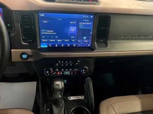 Used 2024 Ford Bronco Wildtrak image 5